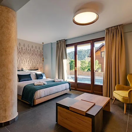 Evritos & With Pool Lägenhetshotell Karpenísion