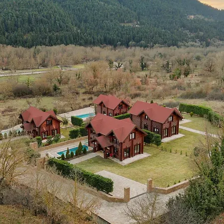 Lägenhetshotell Evritos & With Pool Karpenísion