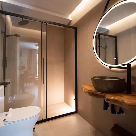 Evritos & With Pool Lägenhetshotell Karpenísion