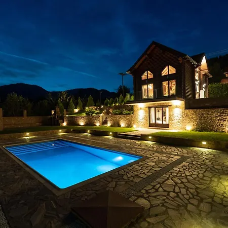 Lägenhetshotell Evritos & With Pool