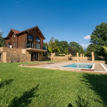 Lägenhetshotell Evritos & With Pool Karpenísion