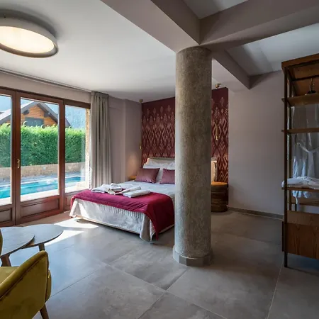 Evritos & With Pool Karpenísion