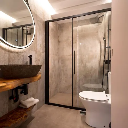 Lägenhetshotell Evritos & With Pool Karpenísion