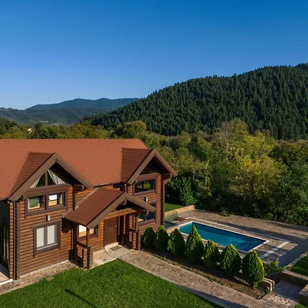 Evritos & With Pool Lägenhetshotell Karpenísion