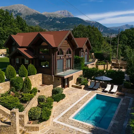 Lägenhetshotell Evritos & With Pool