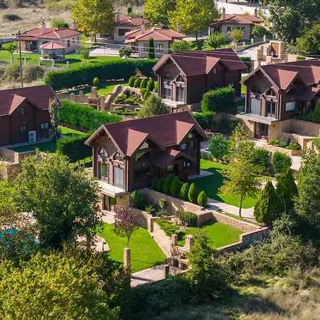 Lägenhetshotell Evritos & With Pool Karpenísion